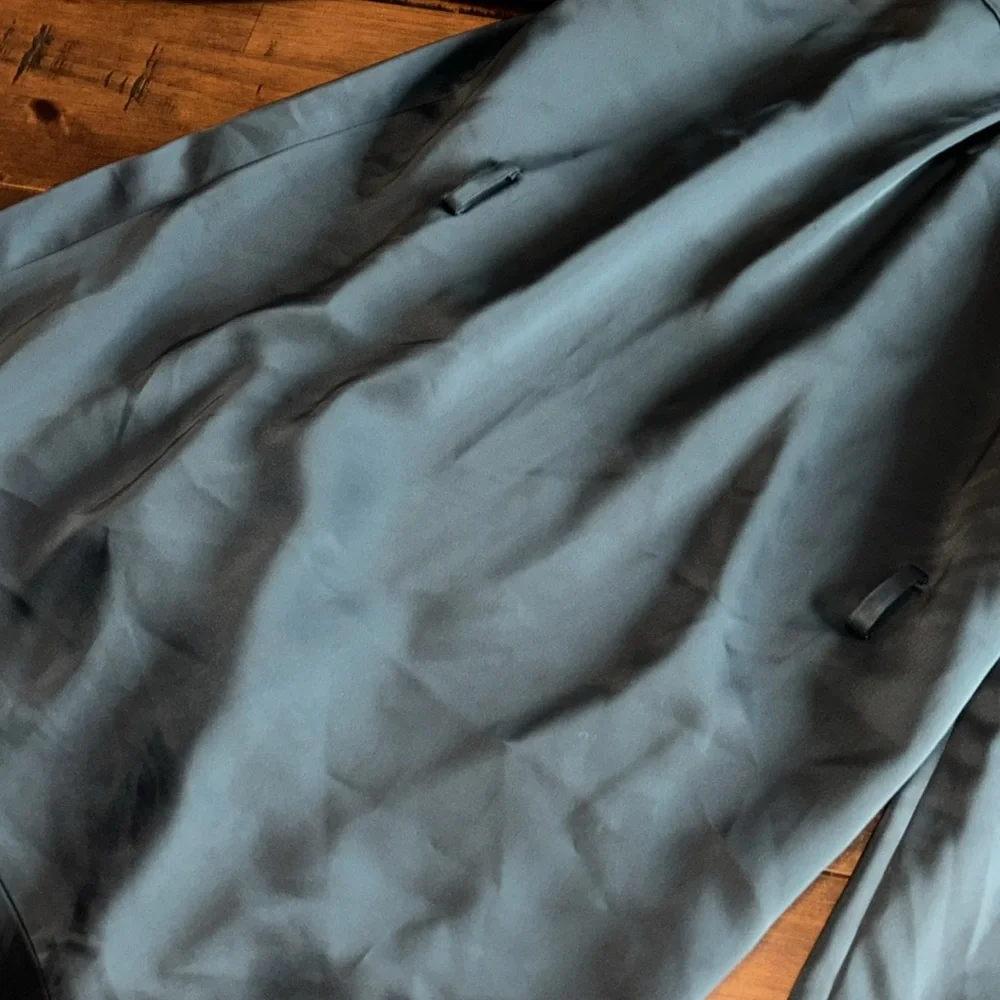 AYR Satin Robe Jacket - Picture 9 of 14